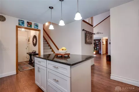 Entry Way - 849 Wind Bluff Pt, Springboro, OH 45066 photo 5 of 6