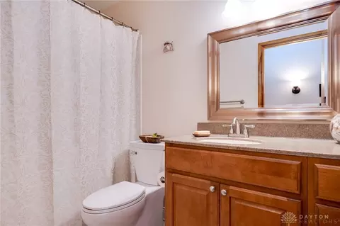 Bath - 849 Wind Bluff Pt, Springboro, OH 45066 photo 2 of 6