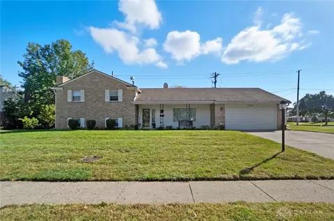 7000 Kinsey Rd, Englewood, OH 45322