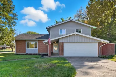 385 Blairwood Dr, Dayton, OH 45426