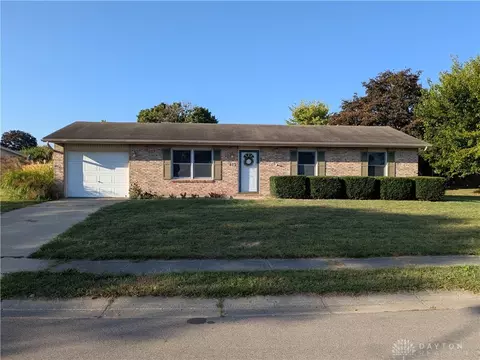 813 Cypress Ln, Eaton, OH 45320
