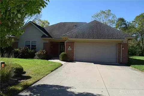 105 Rebecca Cir, Englewood, OH 45322