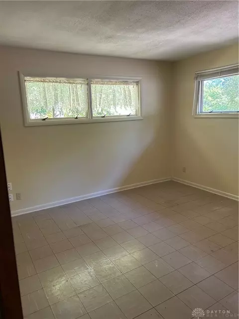 Bedroom - 1535 Winding Trl, Springfield, OH 45503 photo 8 of 8