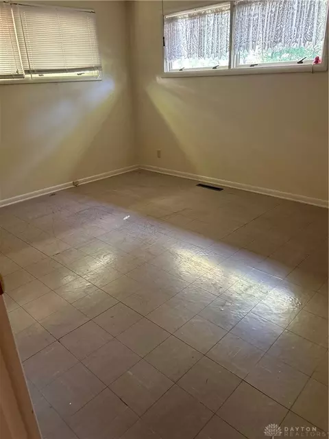 Bedroom - 1535 Winding Trl, Springfield, OH 45503 photo 1 of 8