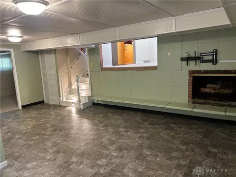 Living - 1535 Winding Trl, Springfield, OH 45503 photo 5 of 5