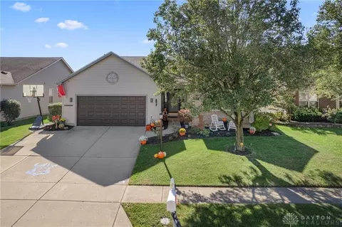 9220 Sawgrass Dr, Miamisburg, OH 45342