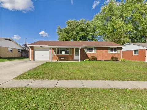 431 Avon Oak Ct, New Lebanon, OH 45345