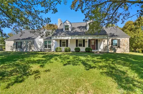 200 Sycamore Creek Dr, Springboro, OH 45066