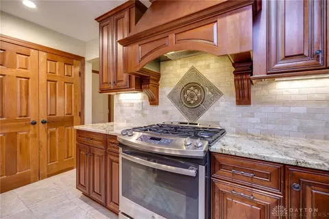 Kitchen - 6780 Montpellier Blvd, Centerville, OH 45459 photo 4 of 5