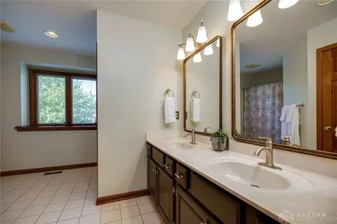 Bath - 6780 Montpellier Blvd, Centerville, OH 45459 photo 6 of 7