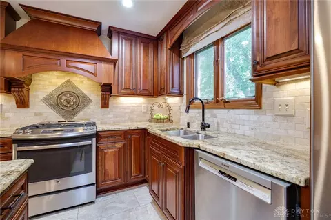 Kitchen - 6780 Montpellier Blvd, Centerville, OH 45459 photo 3 of 5