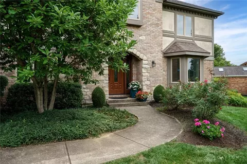 Exterior - 6780 Montpellier Blvd, Centerville, OH 45459 photo 4 of 21