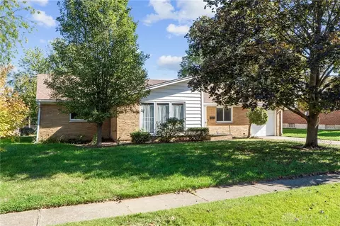3872 Maryknoll Dr, Kettering, OH 45429