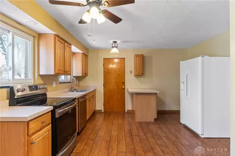 3872 Maryknoll Dr, Kettering, OH 45429 photo 16