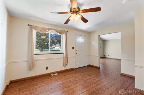 3872 Maryknoll Dr, Kettering, OH 45429 photo 6