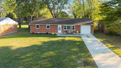 129 Phillipsburg Union Rd, Englewood, OH 45322