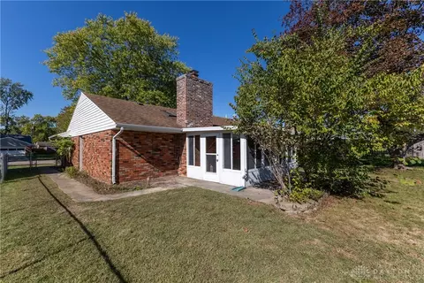 Exterior - 1075 Crestview Dr, Troy, OH 45373 photo 3 of 8