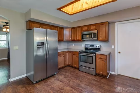 Kitchen - 1075 Crestview Dr, Troy, OH 45373 photo 3 of 3