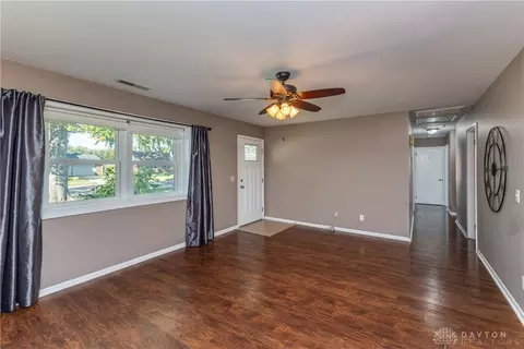 Living - 1075 Crestview Dr, Troy, OH 45373 photo 3 of 6