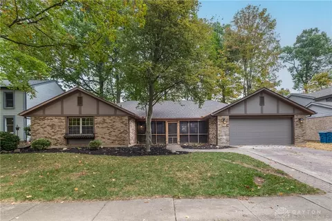 1013 Arapaho Trl, Tipp City, OH 45371