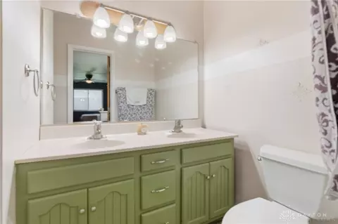 Bath - 2386 E Rahn Rd, Dayton, OH 45440 photo 1 of 3