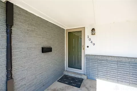 Entry Way - 1049 Georgian Dr, Dayton, OH 45429 photo 1 of 3