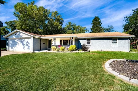 Exterior - 1049 Georgian Dr, Dayton, OH 45429 photo 3 of 11
