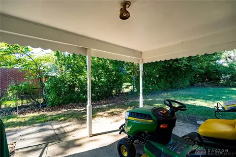 Exterior - 1049 Georgian Dr, Dayton, OH 45429 photo 5 of 11