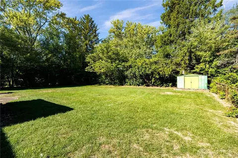 Exterior - 1049 Georgian Dr, Dayton, OH 45429 photo 11 of 11