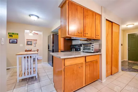 Kitchen - 1049 Georgian Dr, Dayton, OH 45429 photo 6 of 6