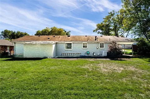 Exterior - 1049 Georgian Dr, Dayton, OH 45429 photo 8 of 11
