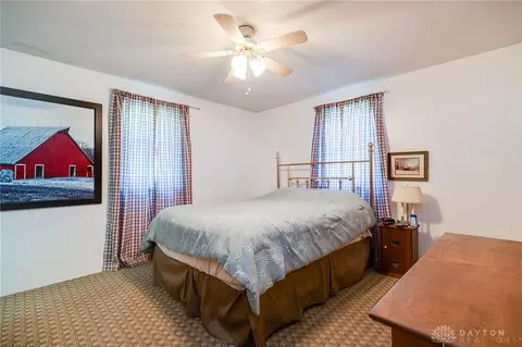 Bedroom - 1049 Georgian Dr, Dayton, OH 45429 photo 4 of 5