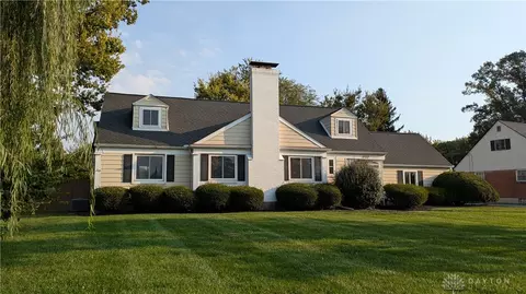 Exterior - 1125 Laurelwood Rd, Kettering, OH 45409 photo 8 of 14