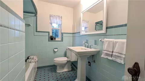 Bath - 1125 Laurelwood Rd, Kettering, OH 45409 photo 1 of 7