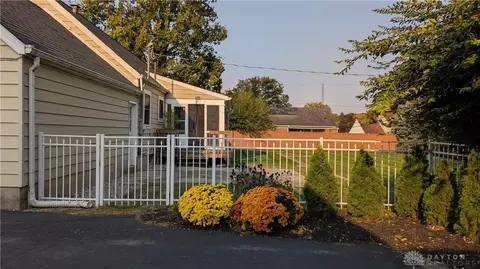 Exterior - 1125 Laurelwood Rd, Kettering, OH 45409 photo 12 of 14
