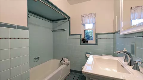 Bath - 1125 Laurelwood Rd, Kettering, OH 45409 photo 2 of 7
