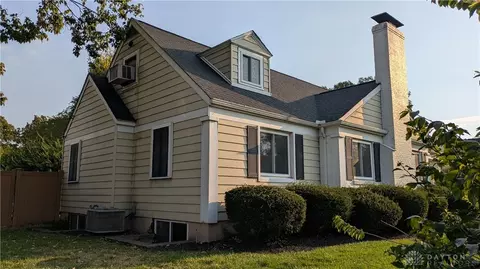 Exterior - 1125 Laurelwood Rd, Kettering, OH 45409 photo 9 of 14