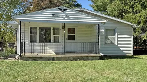 1206 Echo Lake Dr, Piqua, OH 45356