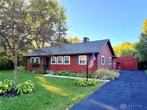 604 Schuyler Dr, Kettering, OH 45429