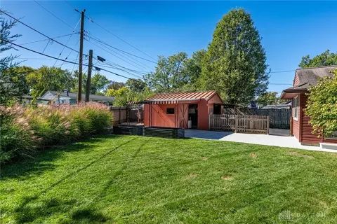 Exterior - 604 Schuyler Dr, Kettering, OH 45429 photo 4 of 6