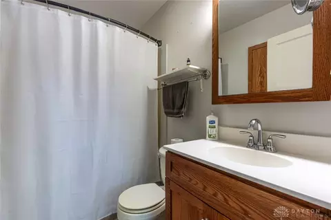 Bath - 604 Schuyler Dr, Kettering, OH 45429 photo 1 of 1
