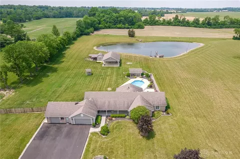 5533 Diamond Mill Rd, Brookville, OH 45309