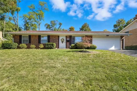 6296 Blossom Park Dr, West Carrollton, OH 45449