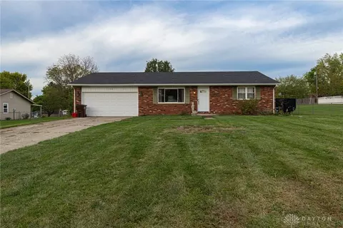 7538 Flamingo St, Franklin, OH 45005