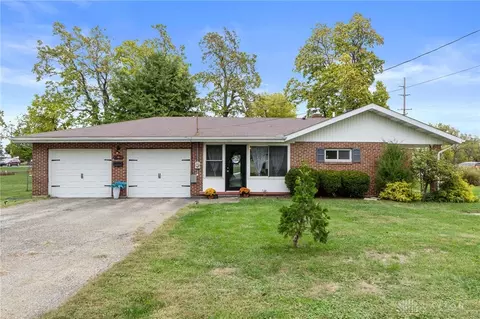 Exterior - 775 S Main St, Springboro, OH 45066 photo 2 of 13