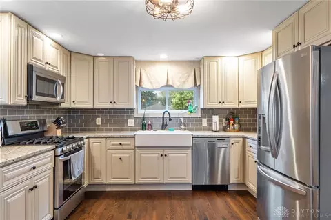 Kitchen - 775 S Main St, Springboro, OH 45066 photo 3 of 5