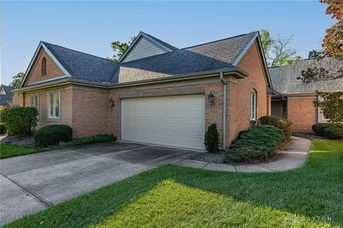 2592 Vienna Estates Dr, Dayton, OH 45459