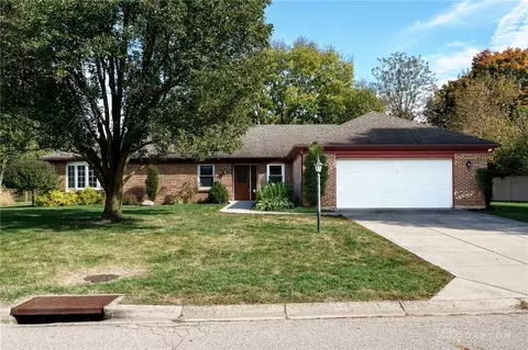 3805 Cassandra Dr, Tipp City, OH 45371