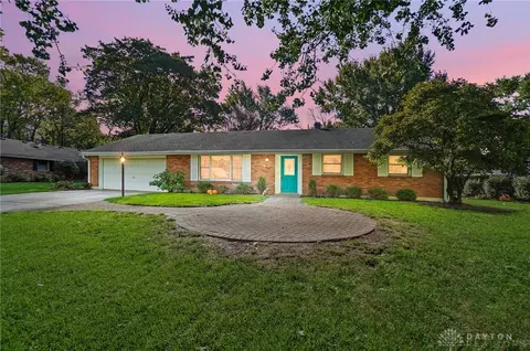 730 Hyde Park Dr, Dayton, OH 45429