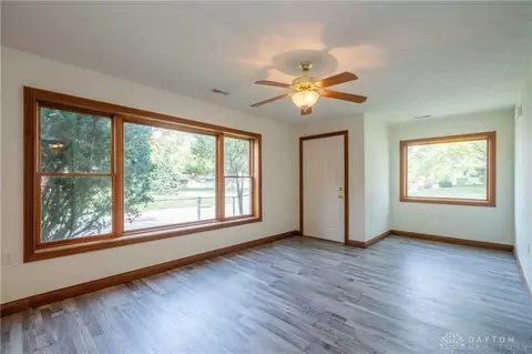 Living - 2601 Oakley Ave, Kettering, OH 45419 photo 3 of 7